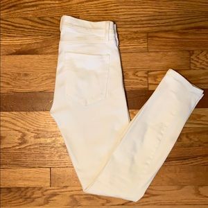 NWOT Gap white skinny jeans